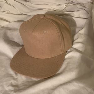 Strap back snap back flat brim tan light wool hat (never worn)